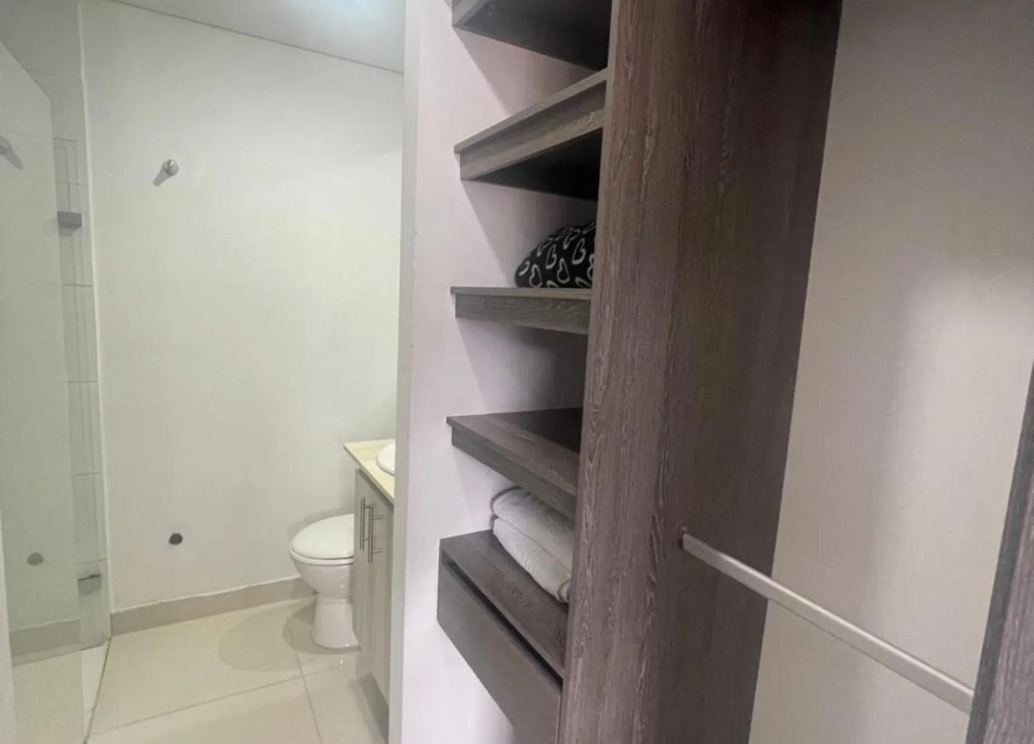 Apartamento Relajante, Amplio, Moderno E Iluminado, Sabaneta, Medellin , 3 Alcobas 0*, Sabaneta Colombia