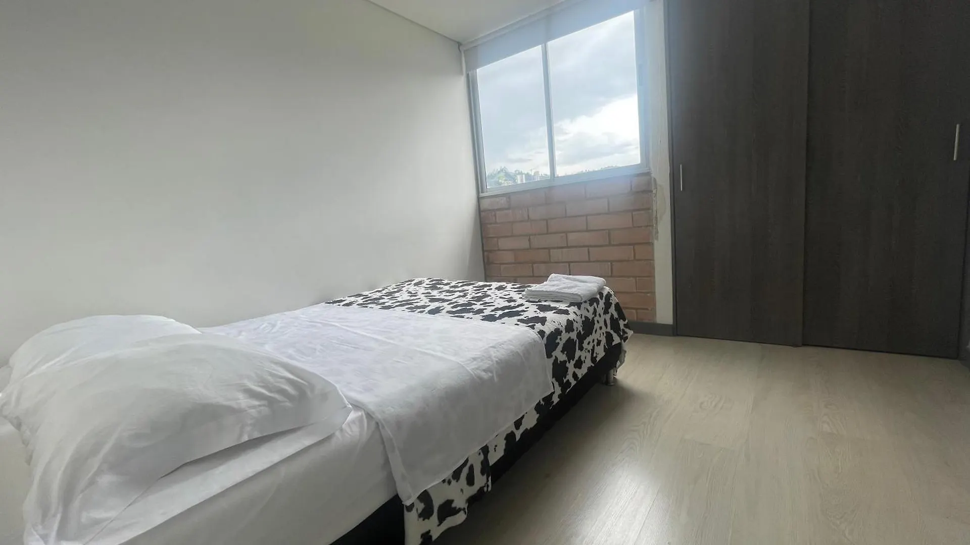 Apartamento Relajante, Amplio, Moderno E Iluminado, Sabaneta, Medellin , 3 Alcobas Apartment Sabaneta